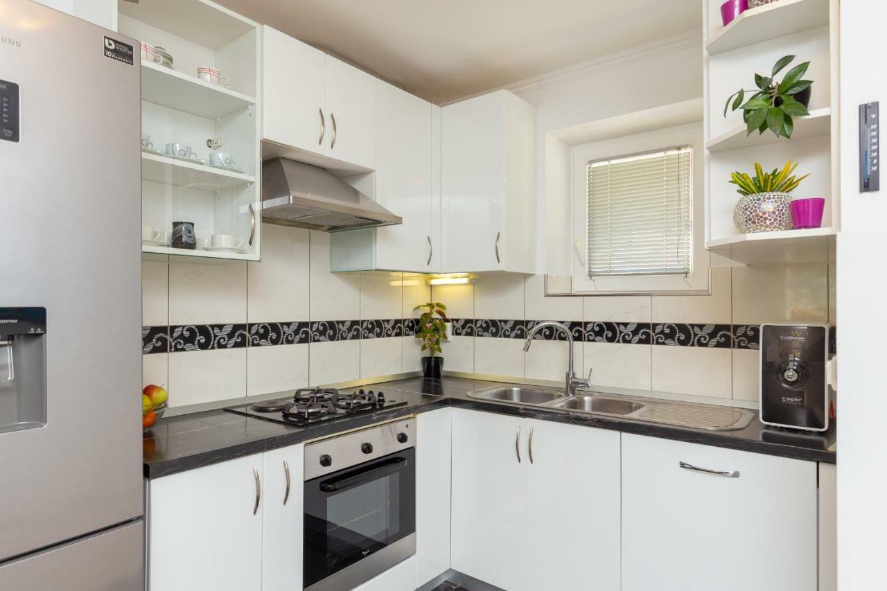 Hedera Estate, Hedera A24 Apartment โมโกชิซา ภายนอก รูปภาพ